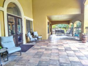 Apartments for rent in San Antonio, TX - Clubhouse Front Entrance Patio