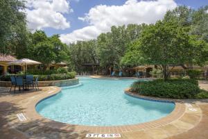 Apartments in San Antonio, TX - Pool and Patio Area